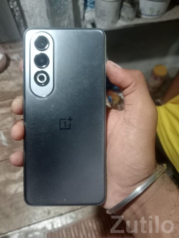 OnePlus CE4 5G – Black, Great Condition - Mobile Phones - Keshod - Image 2