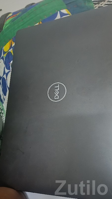 Sleek Dell Laptop – Reliable Performance