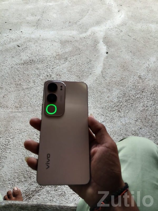 Vivo Y29 5G New Gold Dual Camera Phone Vivo Y29 5G New Gold Dual Camera Phone