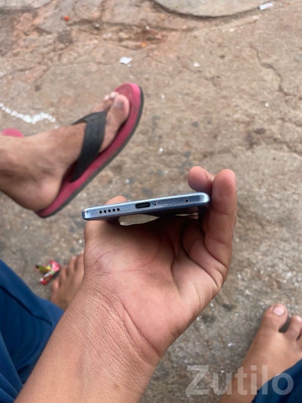 Vivo V27 Pro 5G Sleek Blue Phone - મોબાઇલ ફોન - ખંભાળિયા - Image 2