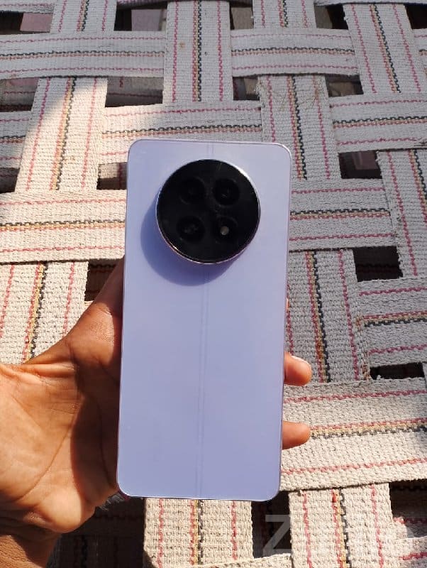 Sleek Android Smartphone with Case - Mobile Phones - Keshod - Image 2