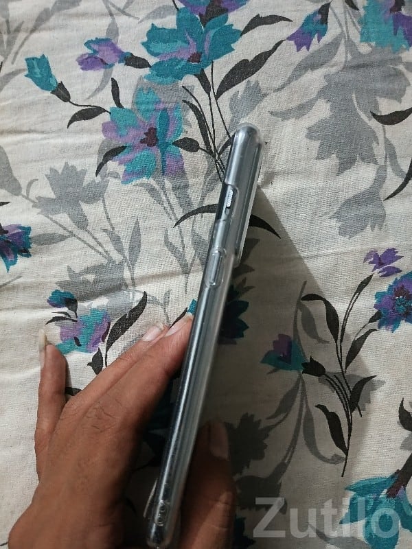 OnePlus Nord 2T 5G in Good Condition OnePlus Nord 2T 5G in Good Condition