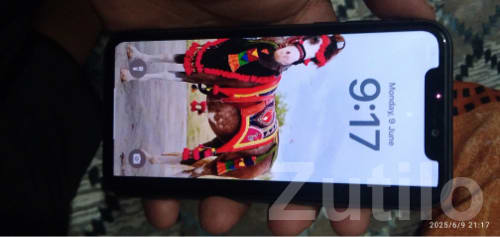 Black iPhone 11 in Good Condition - મોબાઇલ ફોન - માંગ્રોળ - Image 2