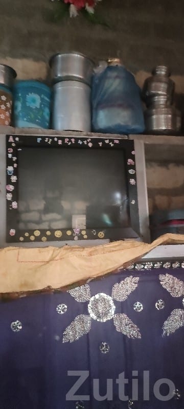 Used CRT TV with Fun Sticker Frame - TVs - Bhesan - Image 2