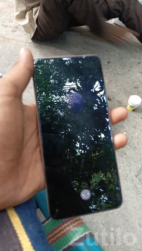 Vivo Orange Triple Camera Smartphone - Mobile Phones - Kodinar - Image 2