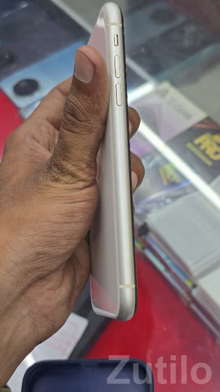 White Apple iPhone 11 Dual Camera - Mobile Phones - Lathi - Image 2