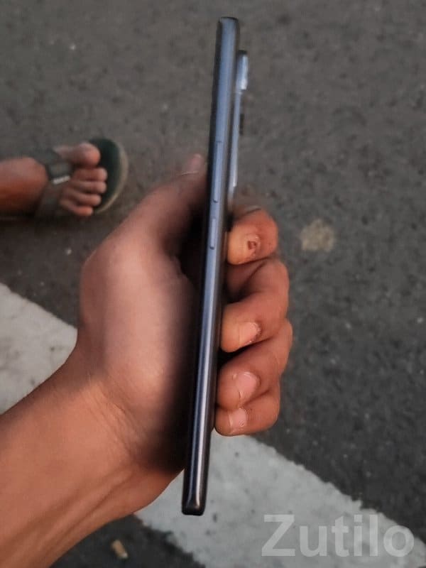 Vivo V40 Sleek Android Smartphone