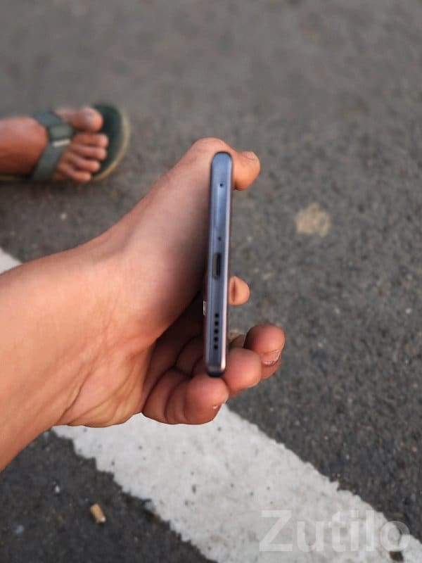 Vivo V40 Sleek Android Smartphone - મોબાઇલ ફોન - ઉપલેટા - Image 2