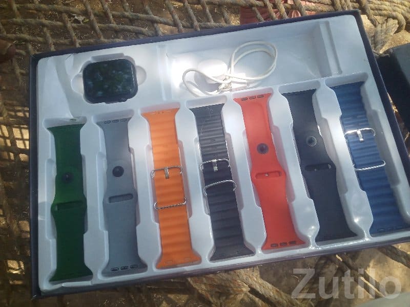 Smart Watch Combo With 7 Color Straps