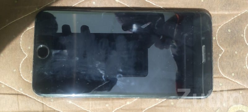 Black iPhone 7 Plus – Dual Camera Phone - મોબાઇલ ફોન - ભેસાણ - Image 2