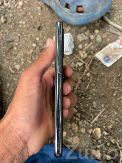Samsung Galaxy A52s 5G – Black, Used - Mobile Phones - Bhesan - Image 2
