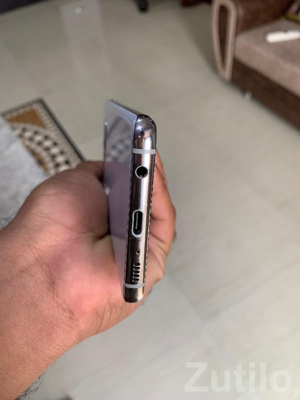 Samsung Galaxy S10 with Headphone Jack