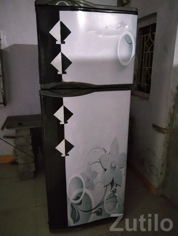 Godrej Single Door Refrigerator Used - Mobile Phones - Sutrapada - Image 3