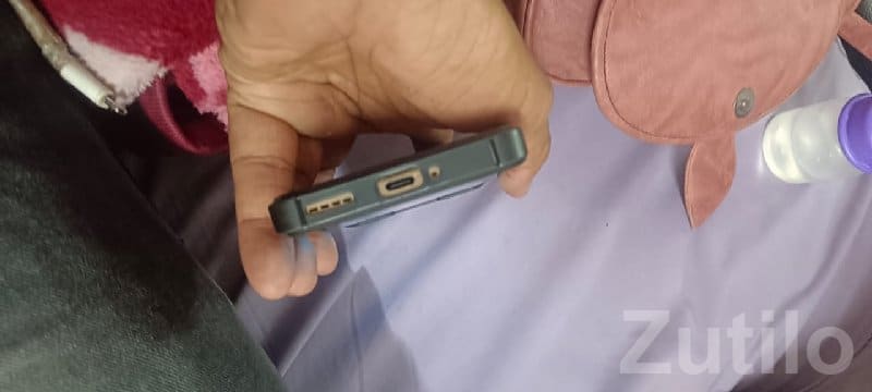 Realme mobile with case & charger - મોબાઇલ ફોન - ઊના - Image 3