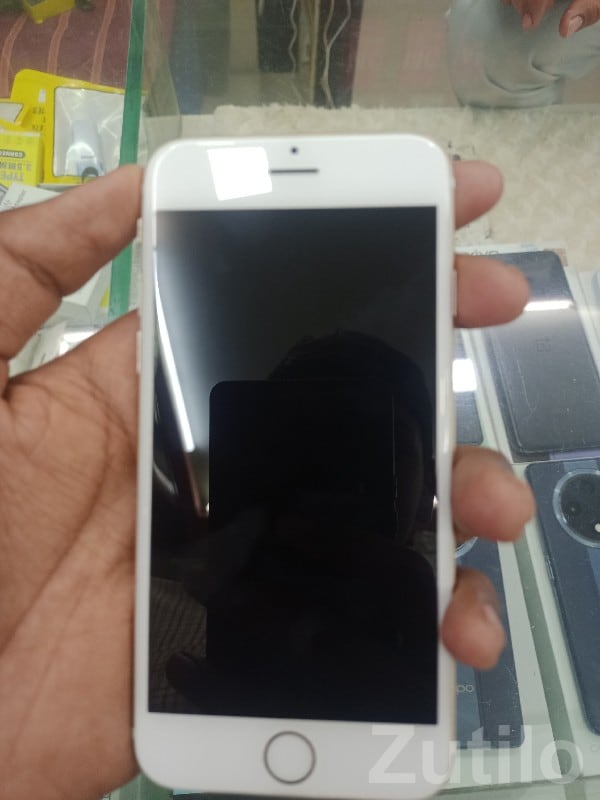 Used Gold Apple iPhone for Sale - Mobile Phones - Dhari - Image 2