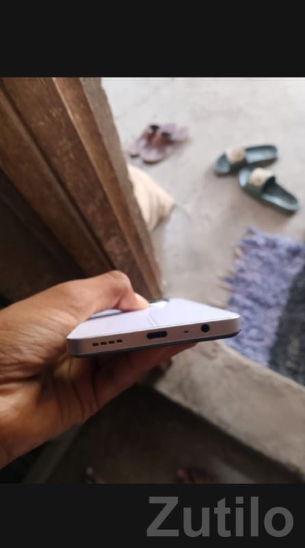 Sleek White Android Phone for Sale Sleek White Android Phone for Sale