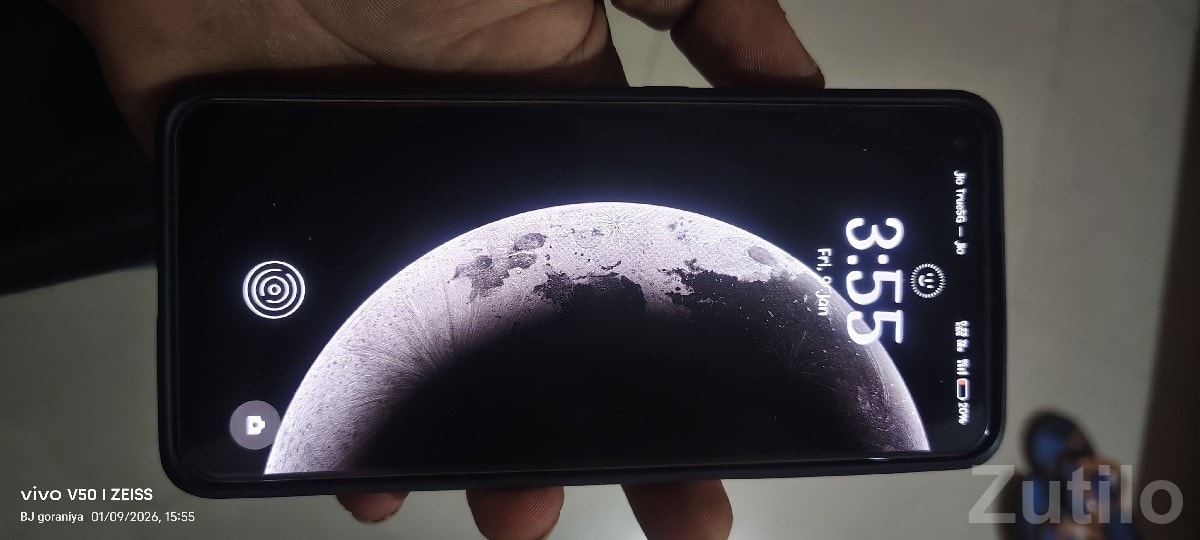 Oppo Reno 8 5G Shimmering Gold Back - Mobile Phones - Kalyanpur - Image 2