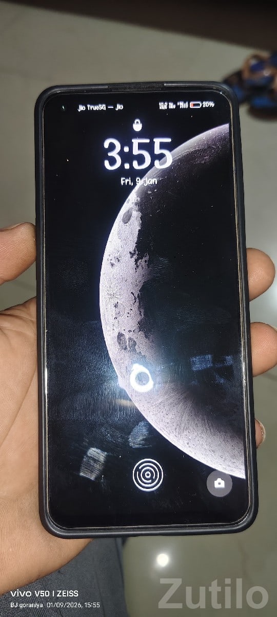 Oppo Reno 8 5G Shimmering Gold Back - Mobile Phones - Kalyanpur - Image 3