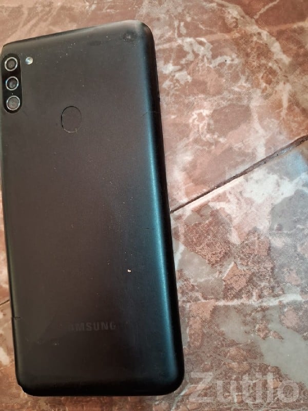 Black Triple Camera Android Phone - મોબાઇલ ફોન - બાબરા - Image 3