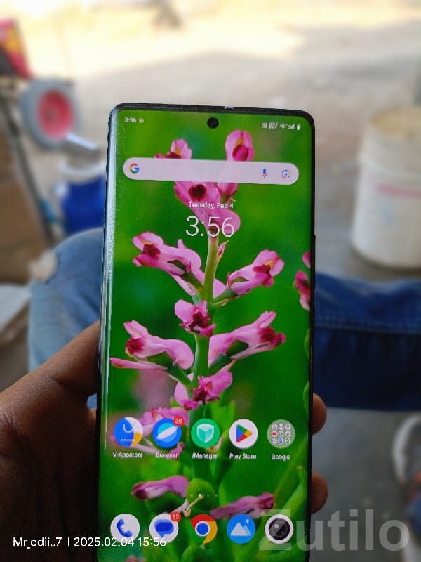 Vivo V30 Smartphone with Warranty
