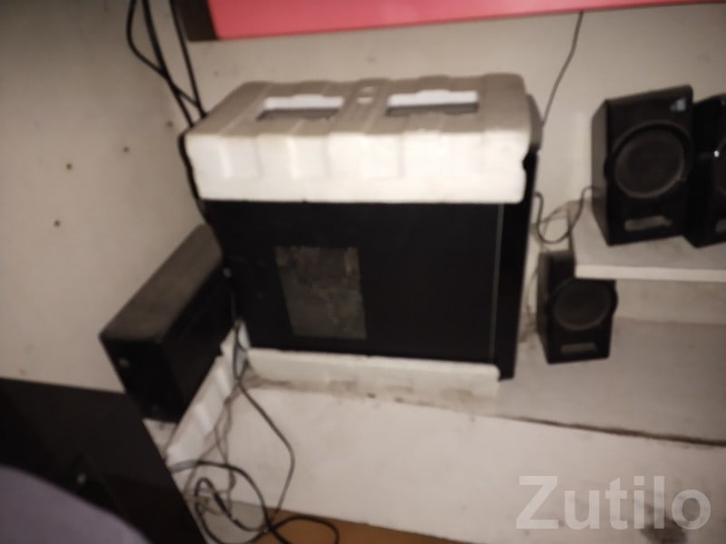 Desktop CPU with Speaker System