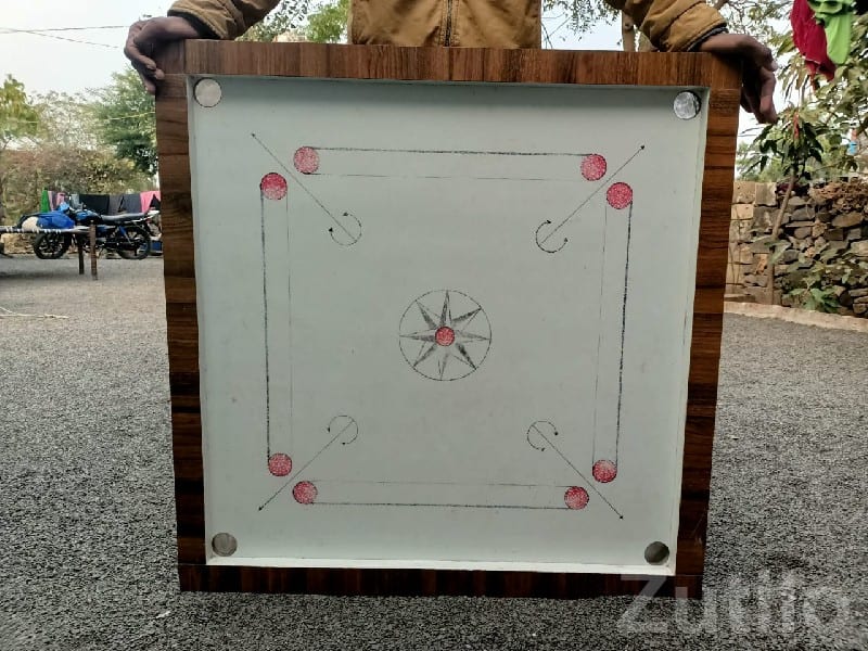 Wooden Carrom Board for Indoor Play - બોર્ડ અને ઇન્ડોર રમતો - કલ્યાણપુર - Image 2