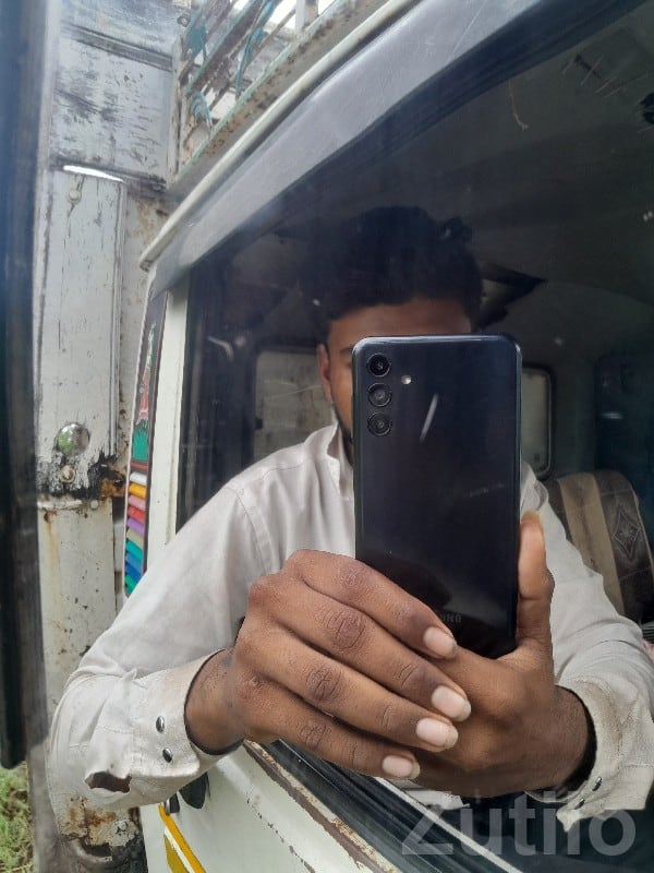 Used Smartphone 11 Months Old With Box