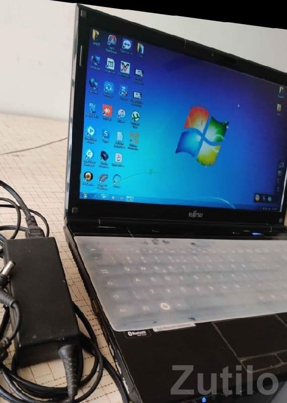 Fujitsu Windows 7 Laptop 4GB RAM - Laptops & Computers - Jamjodhpur - Image 2