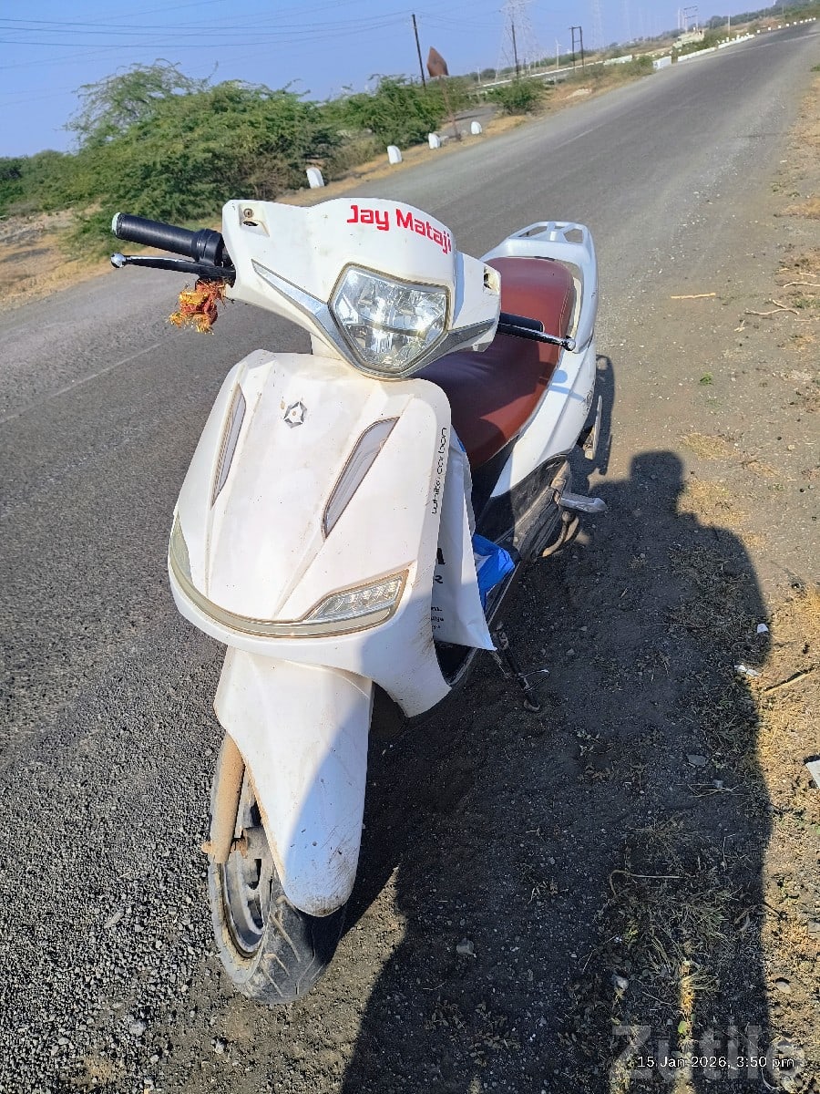 White Electric Scooter Jay Carbon for Sale
