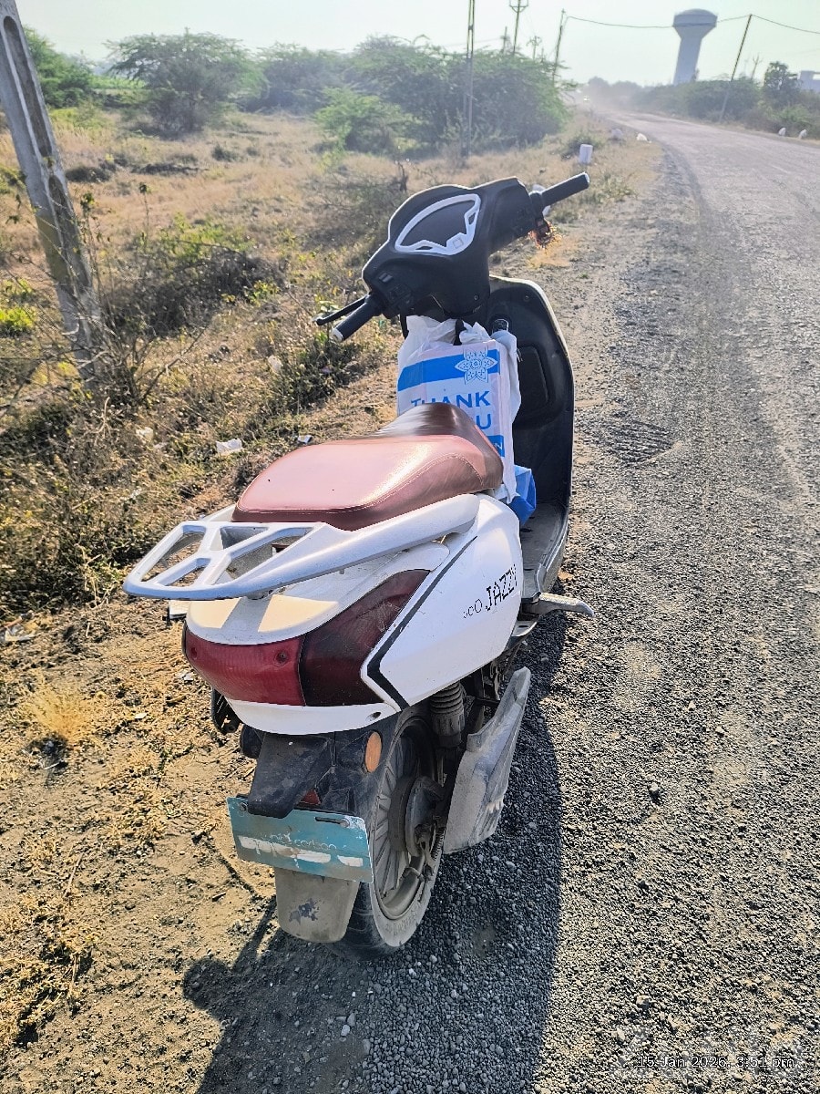 White Electric Scooter Jay Carbon for Sale - બાઇક્સ - કલ્યાણપુર - Image 3
