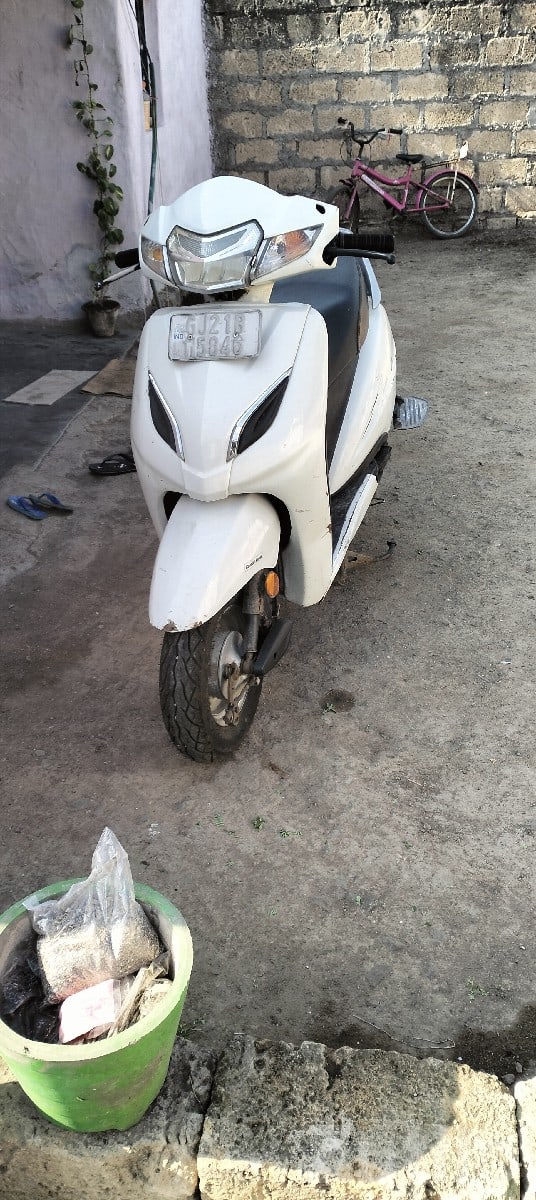 Honda Activa 5G 2019 White Scooter