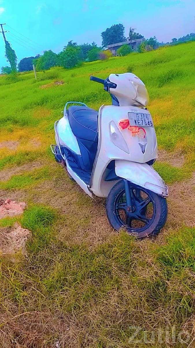 TVS Jupiter Scooter with New Battery RC - Bikes - Bhanvad - Image 2