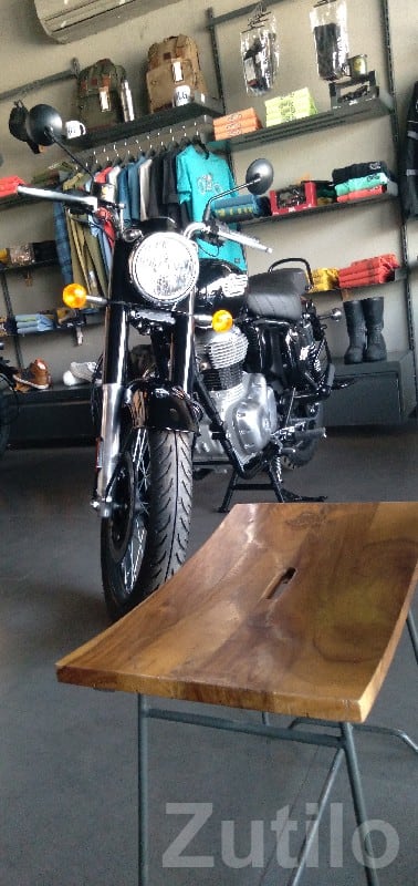Royal Enfield Bullet Military Black 2024