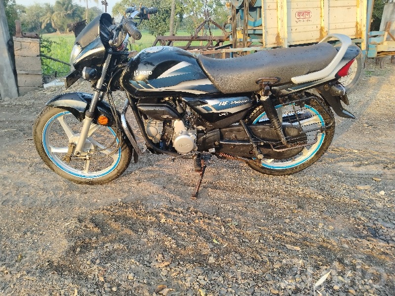 Hero CD Deluxe 2023 Used Bike 15000 km - Bikes - Keshod - Image 2