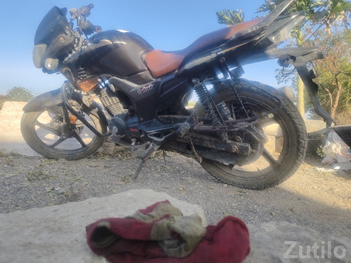 Used Hero Hunk 2016 Bike for Sale - Bikes - Bhanvad - Image 2