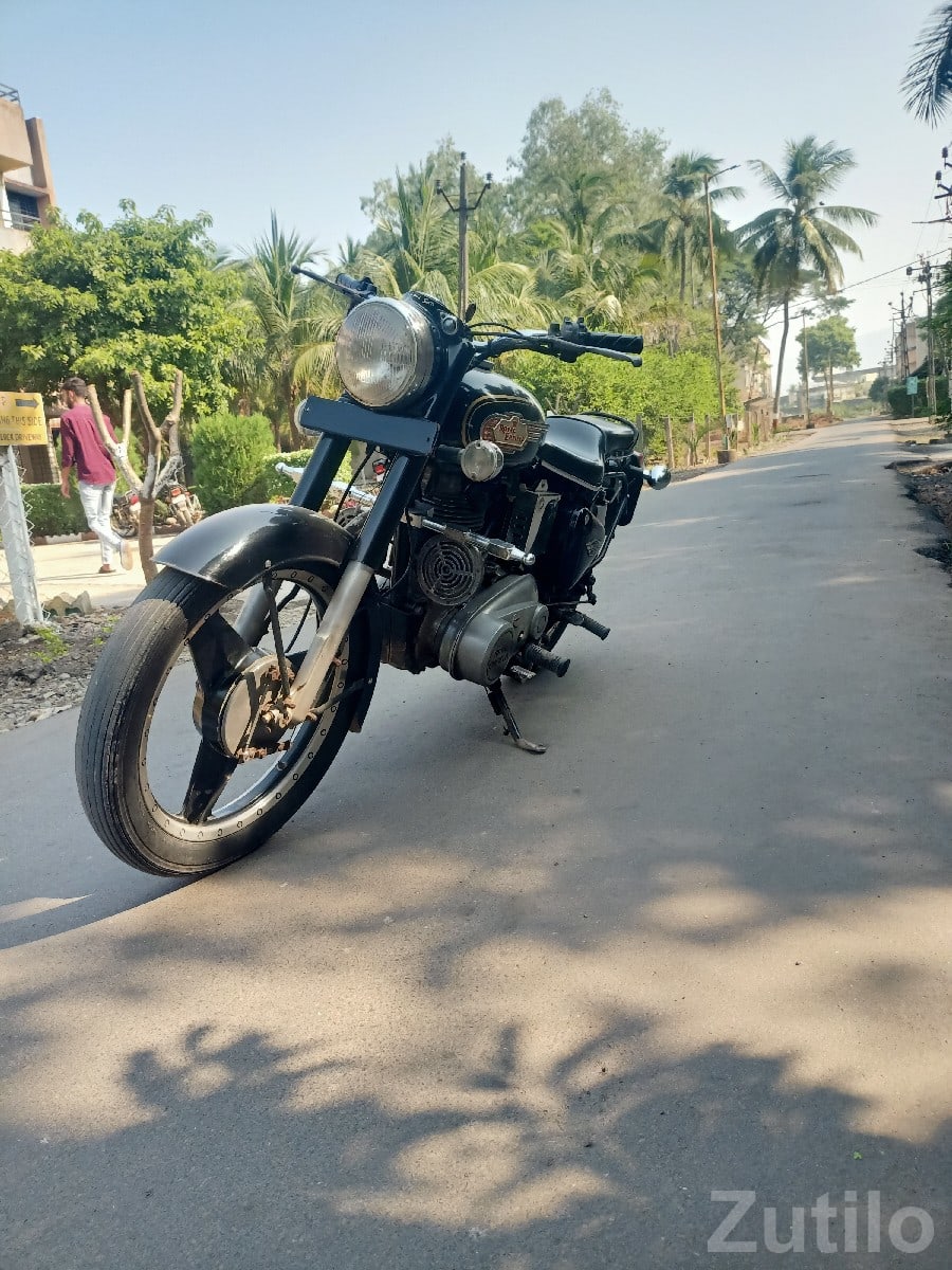 Royal Enfield Bullet 2001 Model Bike Royal Enfield Bullet 2001 Model Bike