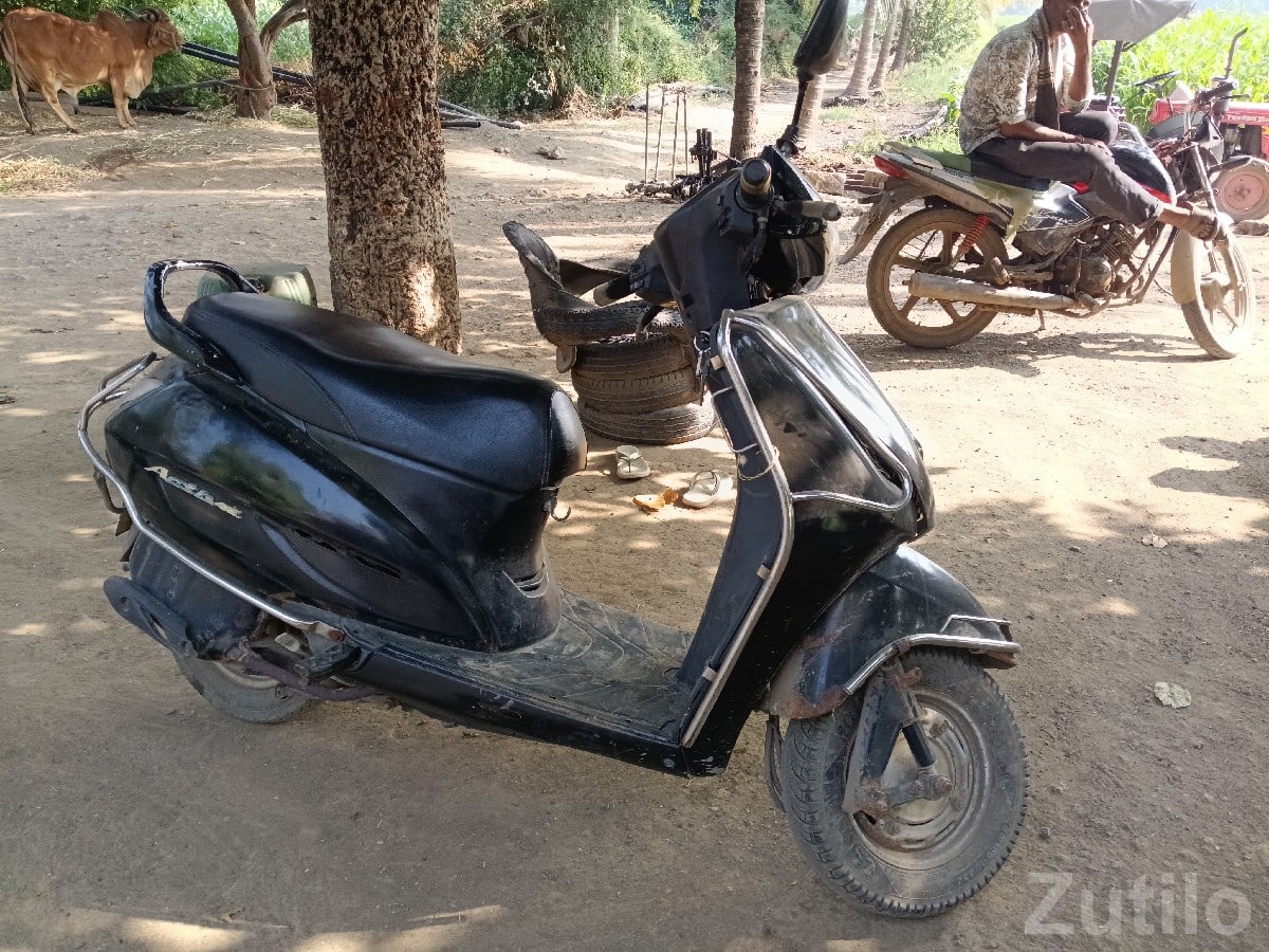 Used Honda Activa 2011 Black Scooter
