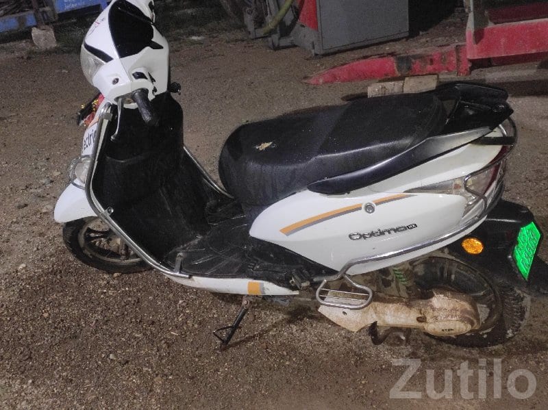 White Electric Scooter for Sale - Bikes - Kodinar - Image 3