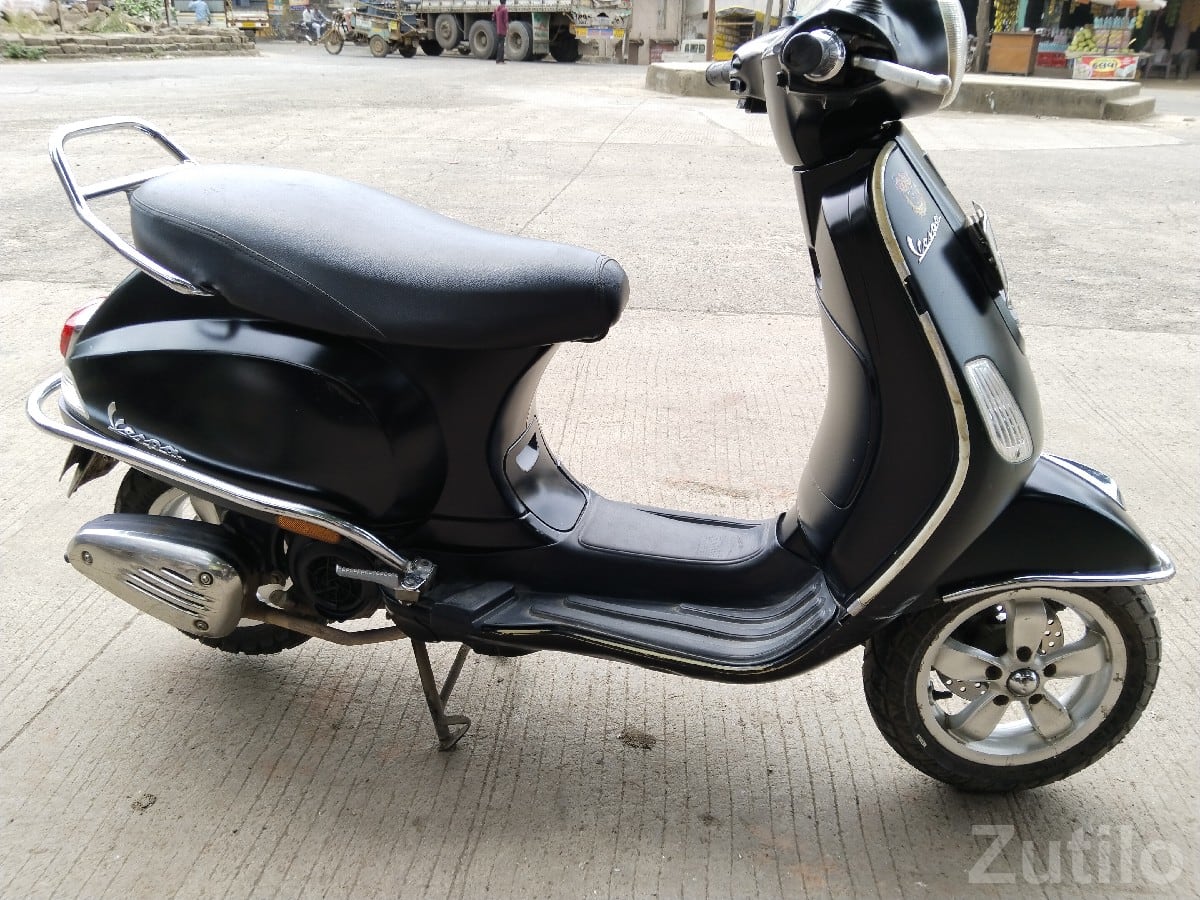 Vespa VX 2016 Black Scooter for Sale - Bikes - Bhesan - Image 3