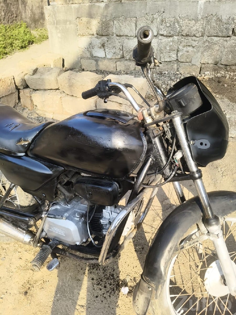 Used 2005 Honda Motorcycle for Sale - બાઇક્સ - કેશોદ - Image 2