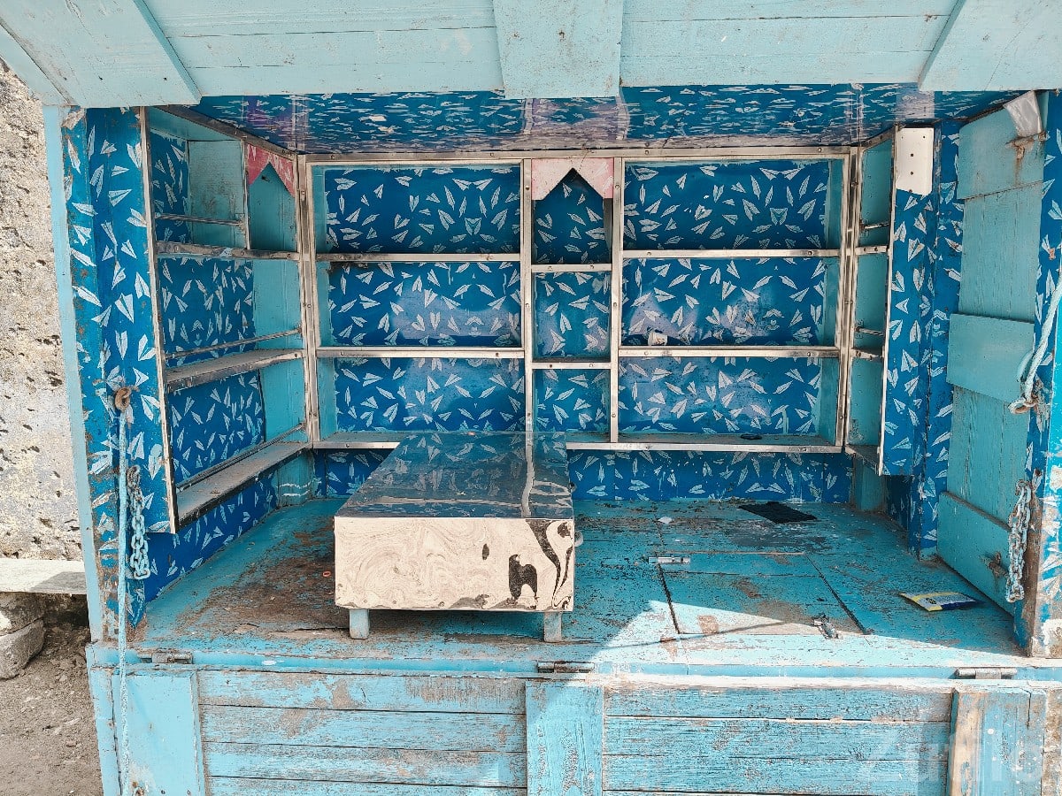 Used Metal Cabin With Storage Shelves - Other Industrial Items - Porbandar City - Image 3