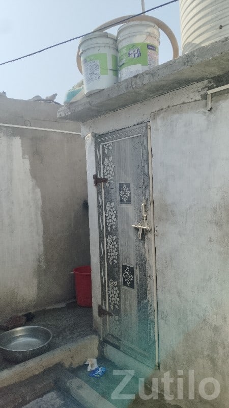 6 Room House with Toilet and Water Tank