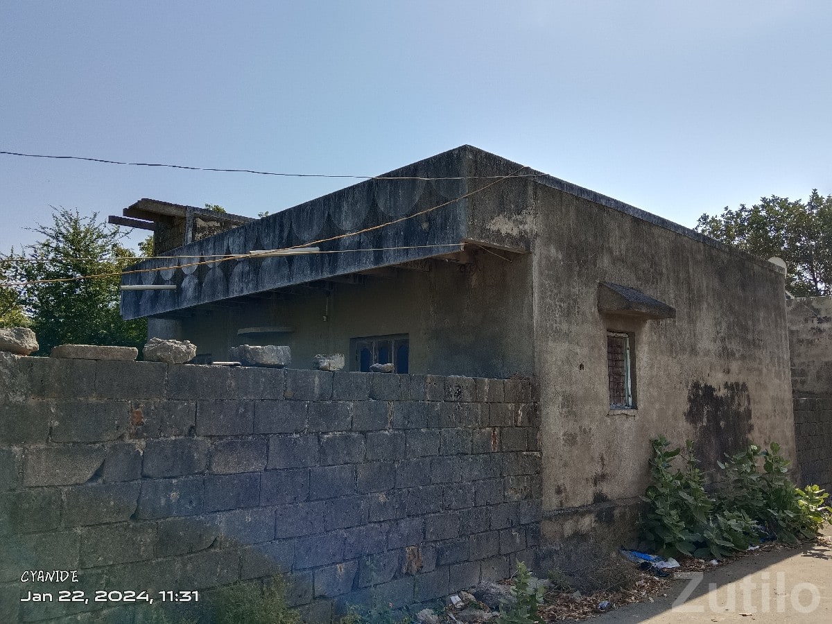 Corner Plot House for Sale in Adityana - ઘર વેચાણ માટે - આદિત્યાણા - Image 2