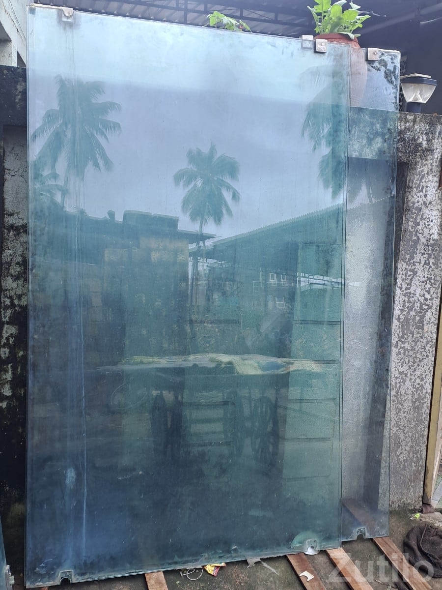 Toughened Glass Door With Lock - Miscellaneous - Mangrol - Image 2