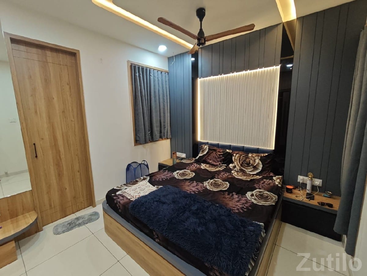 Luxurious Fully Furnished 3BHK Flat for Sale Luxurious Fully Furnished 3BHK Flat for Sale