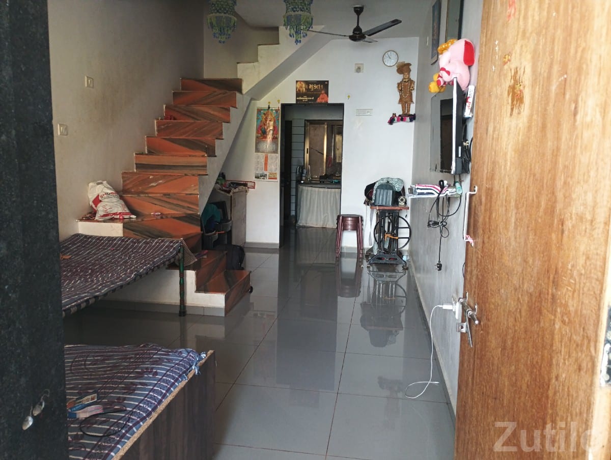 2 Floor House for Sale in Kutiyana - ઘર વેચાણ માટે - કુટિયાણા - Image 2