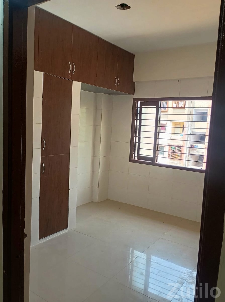 1 BHK Semi Furnished Flat for Sale SG Highway - House for Sale - Mandal - Image 4