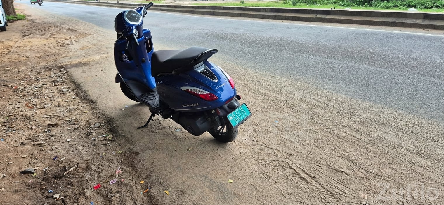 Bajaj Chetak Electric Scooter 6 Months Old - બાઇક્સ - આણંદ - Image 4