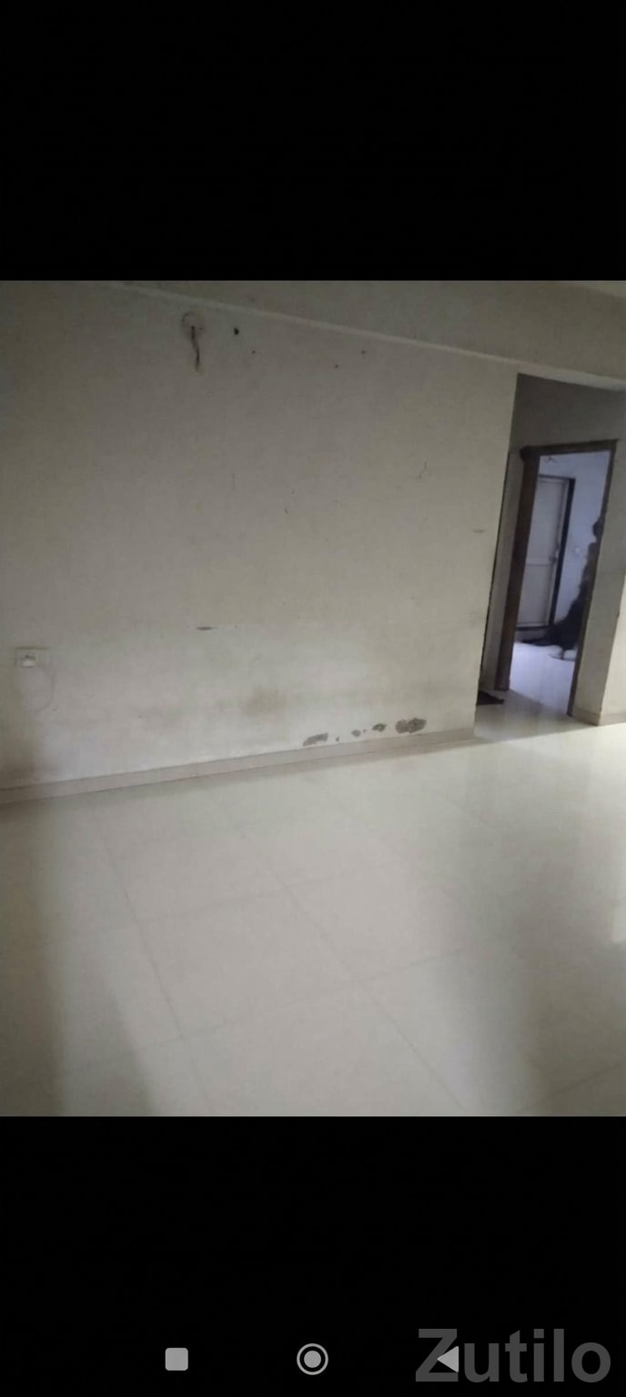 Spacious 2 BHK Flat for Sale - House for Sale - Detroj-Rampura - Image 3