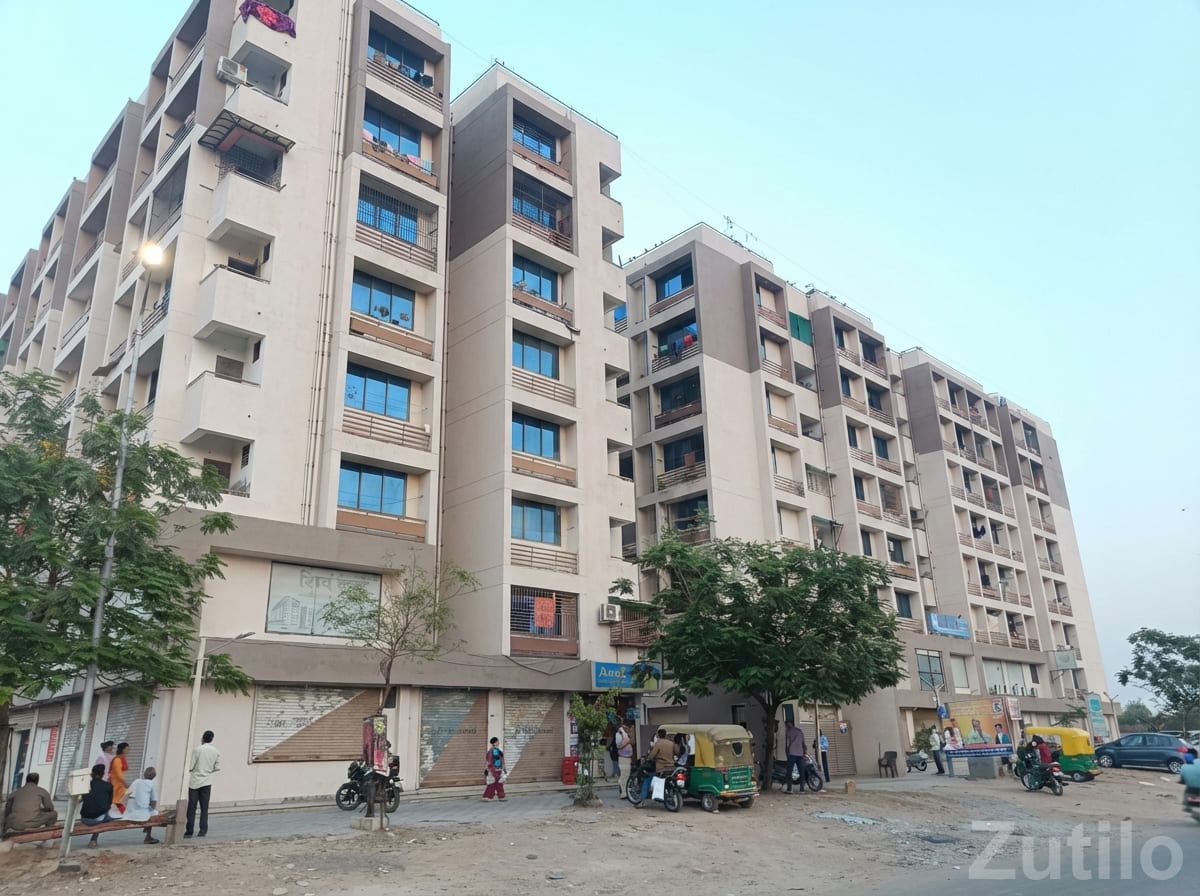 Flat for Sale in Ahmedabad - House for Sale - Ahmedabad City - Image 2
